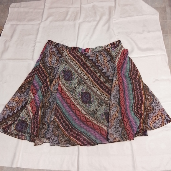 Lane Bryant Dresses & Skirts - Lane Bryant colorful full skirt with elastic back waist 18/20